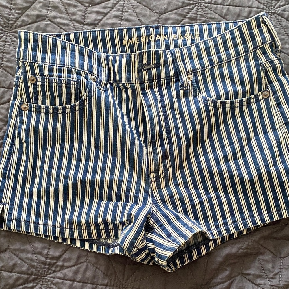 American Eagle Striped Denim Shorts Size 8 Next Level Stretch Blue White Summer